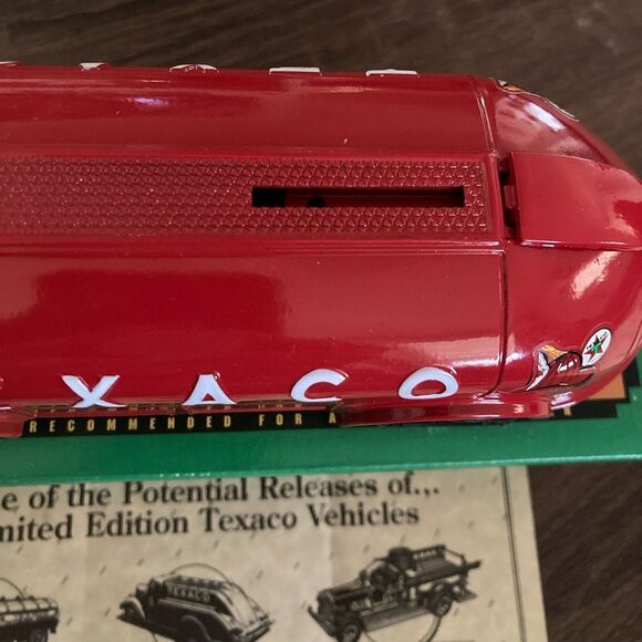 TEXACO 1934 Diamond T Tanker Locking Coin Bank w/ Key Cast Metal Collectors - Picture 3 of 8